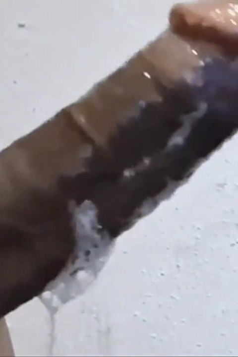 ¡Ella sorbe una polla con garganta profunda lo hace loco! En solo siete minutos!!
