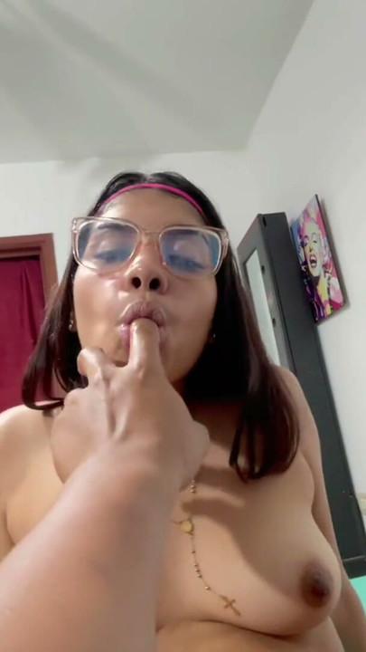 My stepsister rubbed my delicious balls until I sucked them and ended up very horny until I fucked very hard and cummed in her mouth | Clip 2