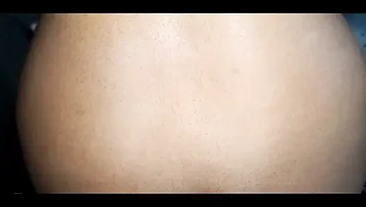 Hintli evli kadın içeride seks yapıyor