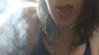 Cd mariquita nikki lace fumando fetiche