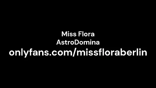 Onu takma yaraklarımızla sikmeden önce jimnastikçi kız için taşak ezme - astrosomina ile kadın egemenliği götten sikiş