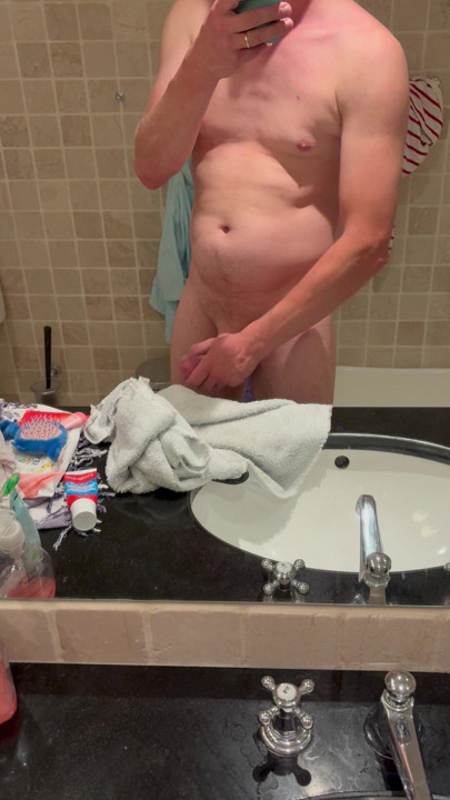 Solo at bathroom