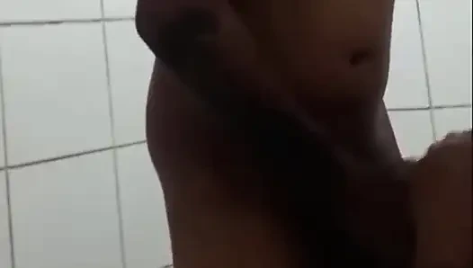 Miss Gerl Pamer Wajahnya Ke Kamera