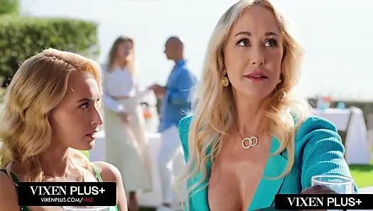 VIXEN ОЧЕНЬ МИЛФА Brandi принимает 2 больших черных член в отеле Vixen