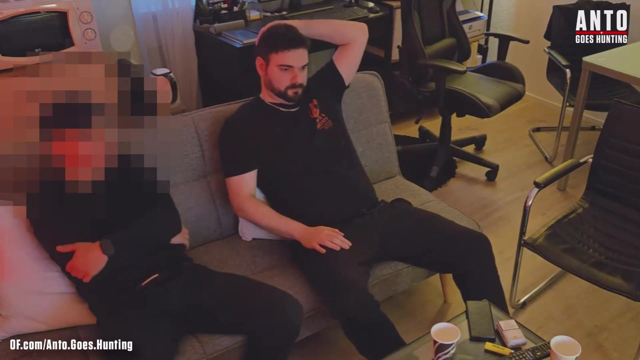 克里斯和史蒂文的首次3P当晚他们认识了对方