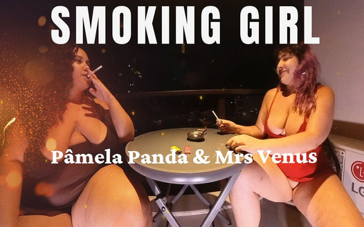 Ragazza che fuma e letteralmente rilassa senza mutandine sul balcone dell'appartamento... VR convertita