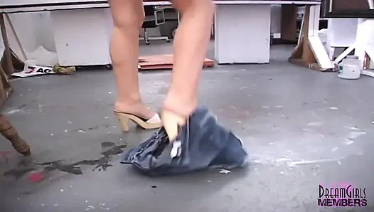 Nackt spielen in einem college-kunstunterricht