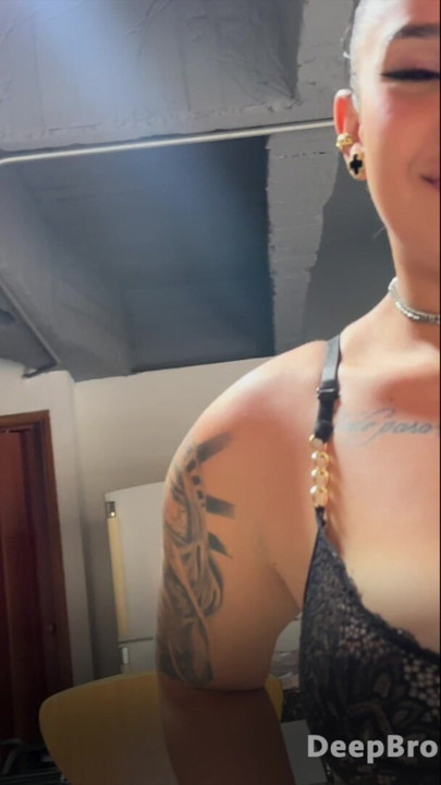 Chuby brunette Ready to star to sucking