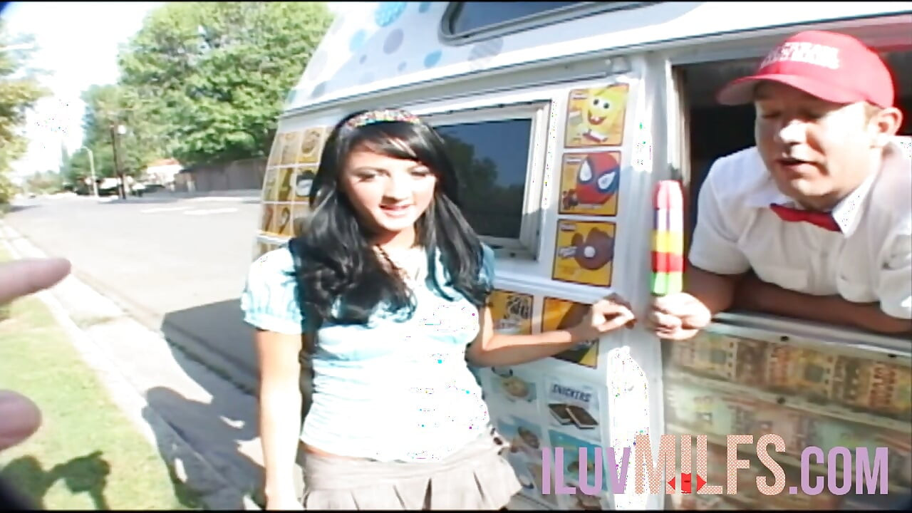 Babe with small tits loves ice cream before sex