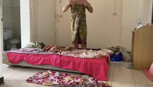 FN027 sex show under sarong