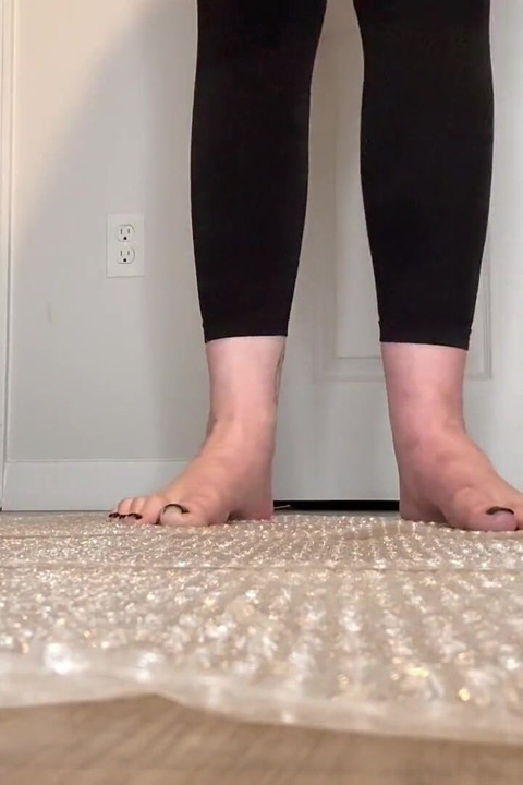 Bubble Wrap Popping Goddess Size 16 Feet