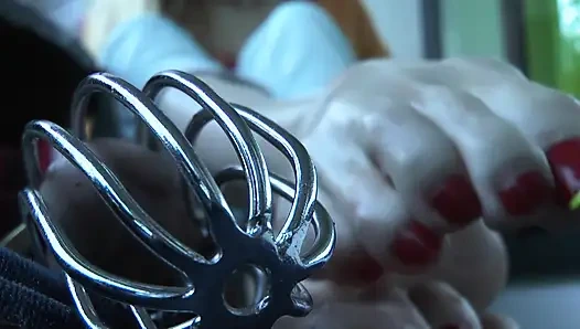 Тренировка фут-фестингов рабыни, порнозвезда