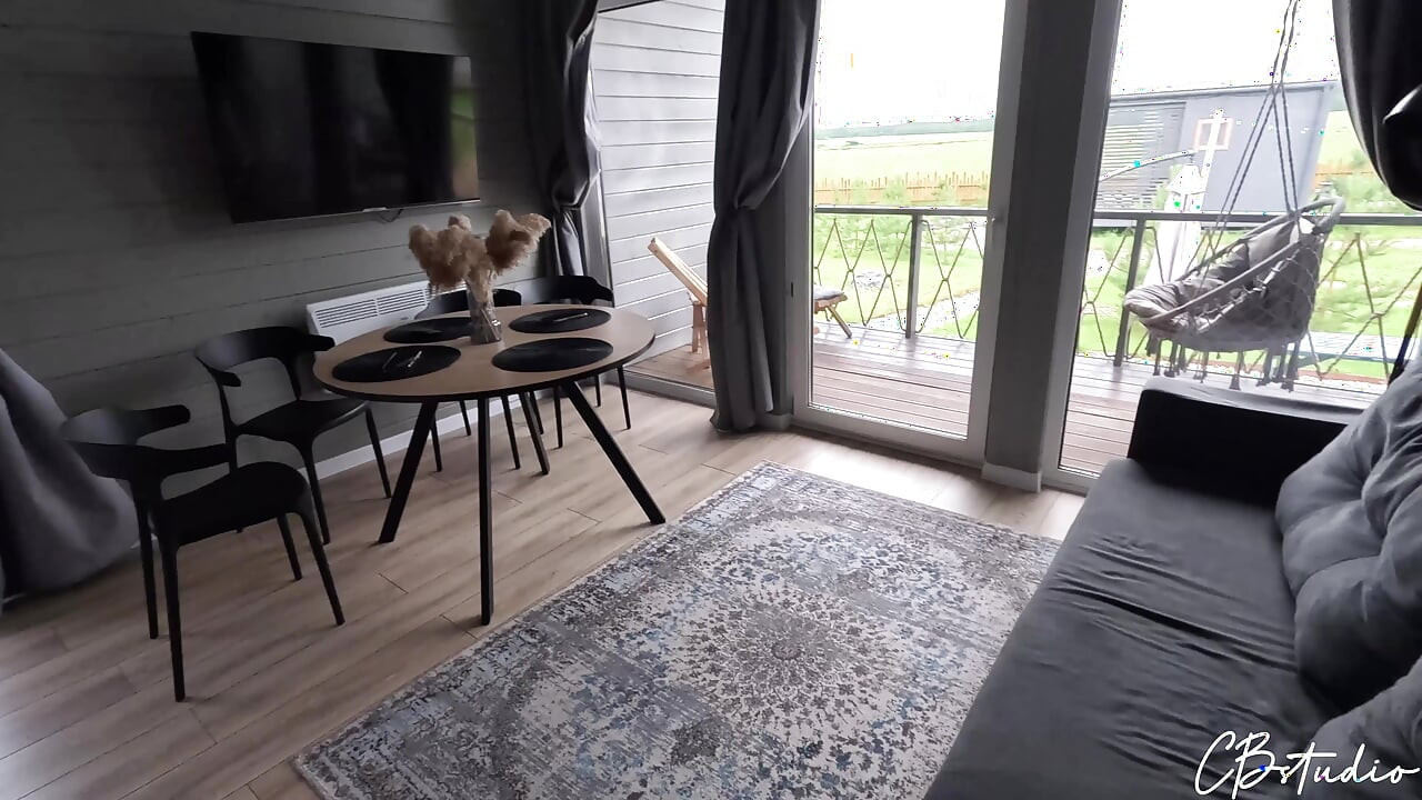 Vrouw bedroog echtgenoot met zijn beste vriend terwijl hij weg was