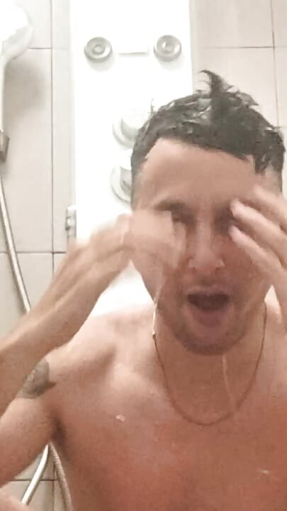 A good shower who wants to join me and spray me with cum? My anus is hot I like the sweet one