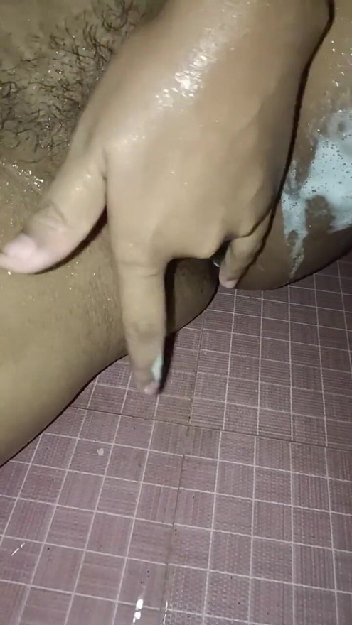 bathroom in pussy fingering hot girl | Clip 1