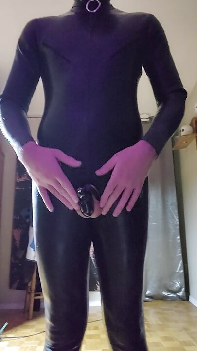 rubber faggot beats it's balls.