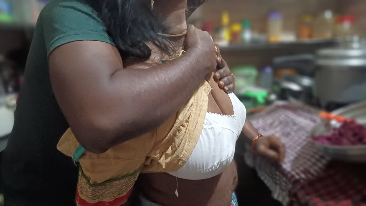 Huge boobs wali didi ko step brother ne khoob choda kitchen me- full hindi audio with real moaning
