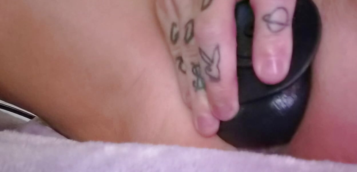 Fuck whore blowing up her loose huge cunt