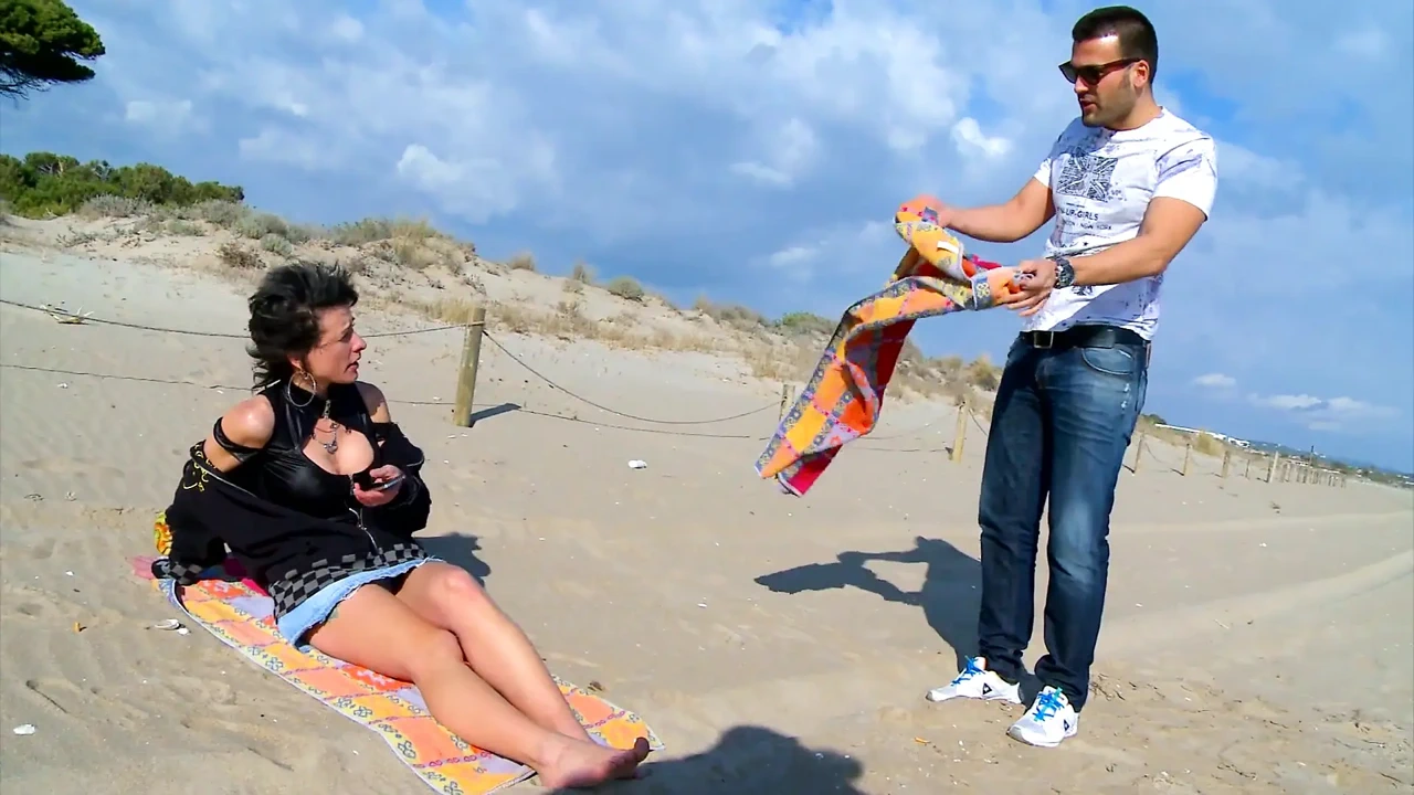 beach bitch and fucked horny at home