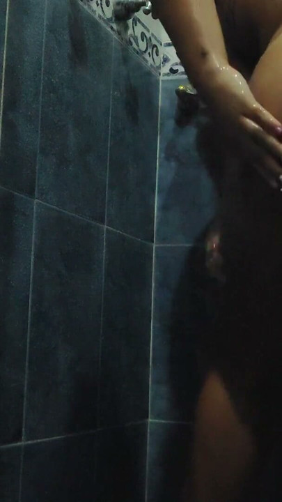 WOMAN IS CAUGHT NUDE IN PUBLIC BATHROOM | Clip 1