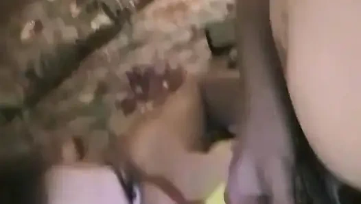 Desire Joseph'in yarağını emiyor ve sonra yüzüne boşalıyor