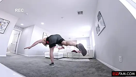 Stiefbruer benutzt isabellas muschi für sein training