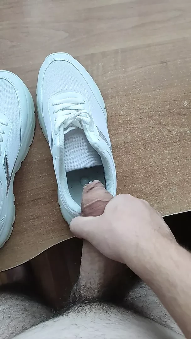 Cum in girlfriend sneakers