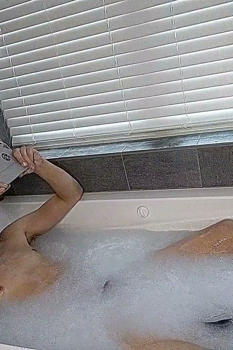 Bored as Hell Pumping My Cock in the Tub with My Bathmate