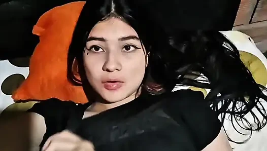 Порноактриса Yulieth Gmez показывает свою вкусную киску