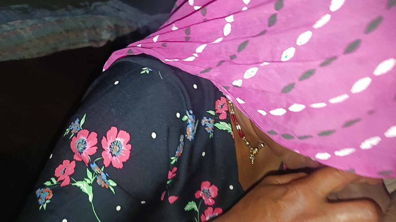 Navvivaahit bhaabhi soot salvaar pahne hue yuva devar ke saath sabse achchhi land chusaee aur haardakor chudaee