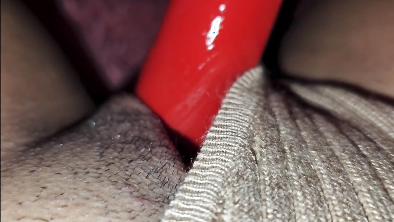 Powerful toy that eats, my pussy, it reached heaven and gives me an orgasm