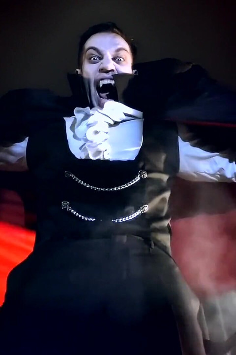 Brazzers - Veronica Vain's Halloween Slutfest Neglected Wife Gets Her Tight Pussy Hammered by a Throbbiing Vampire Cock