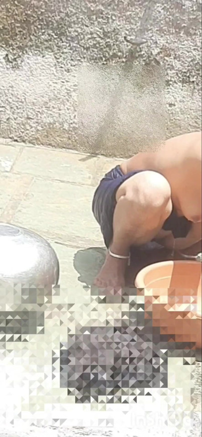 "Üvey kız kardeş açıkta banyo yapıyor bölüm 2" den epik an
