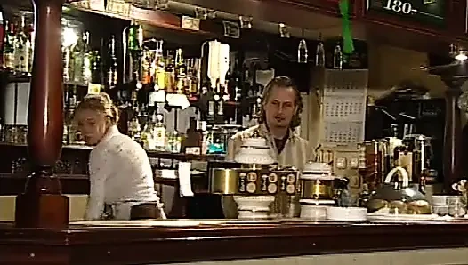 Angelica bella yapım ateşli filmde bir arkadaş için bir kaltak