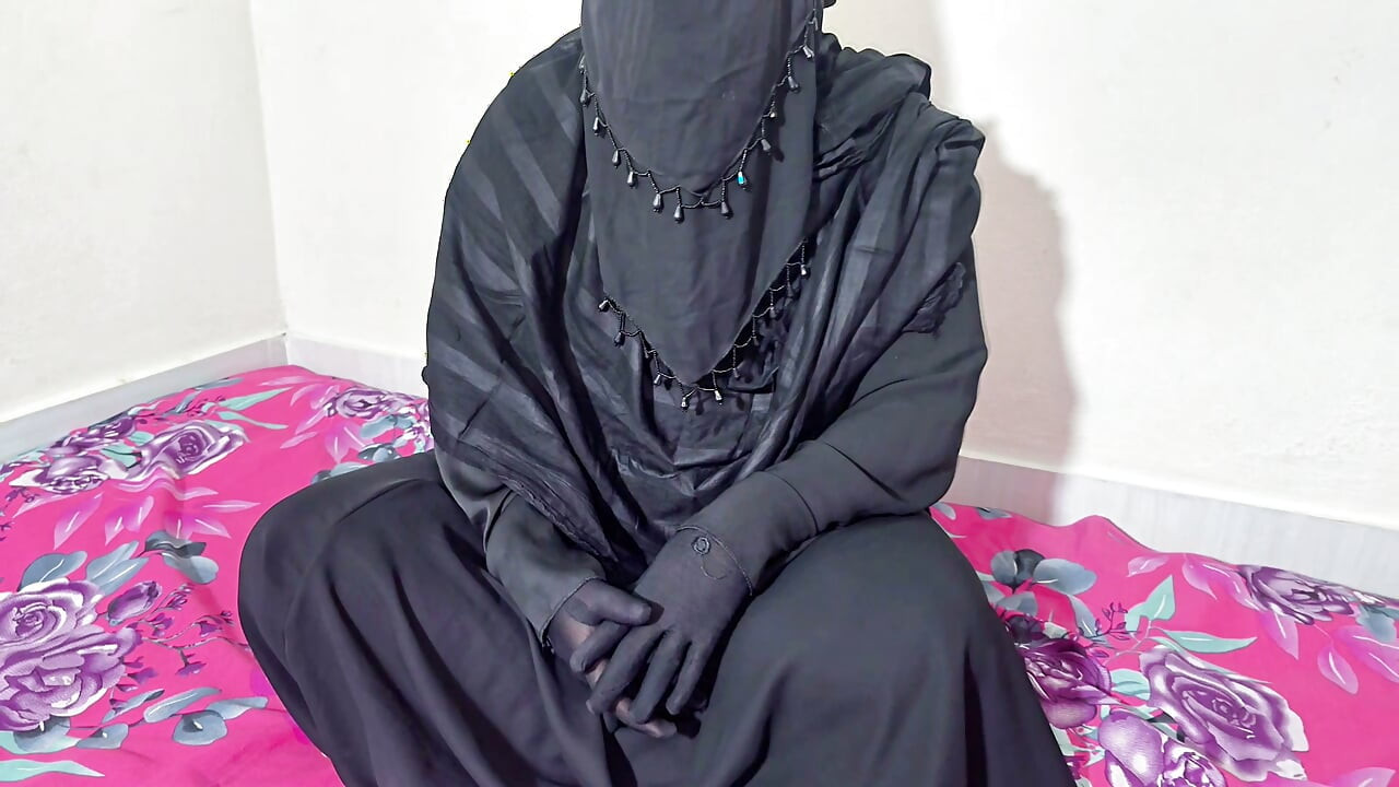 Fucked the Hujur's hijab-wearing wife doggy style hard fucking.