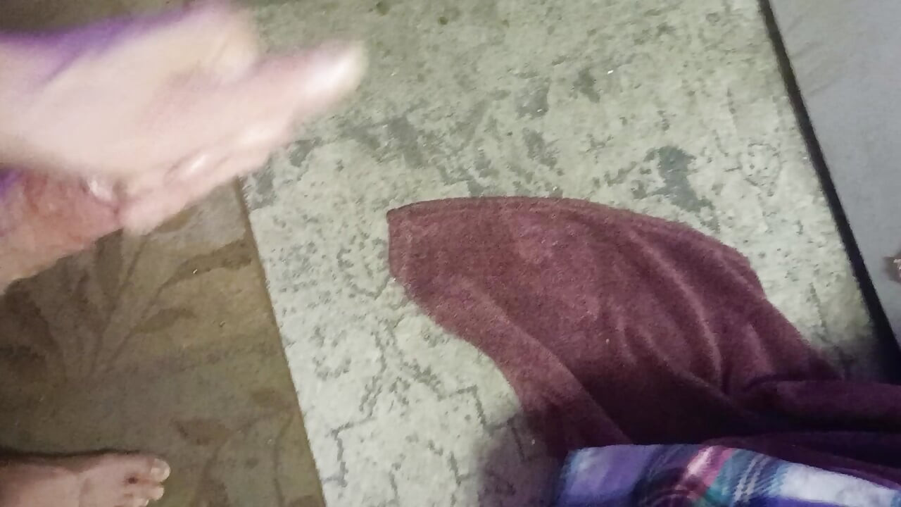 Yo acariciando mi polla