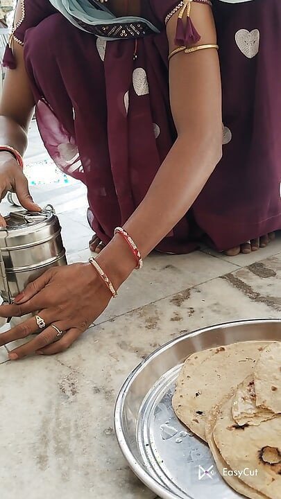 Desi hot Rajasthani bhabhi Pushpa devar ke liye tipin pack