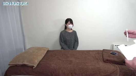Unzensierter Raw-Creampie, eine schöne und elegante Bürodame kehrt zurück, gezogen mit heißem Öl und ihrem unwiderstehlichen Duft