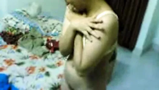 bangladeshi desi girl with bf (low quality video)