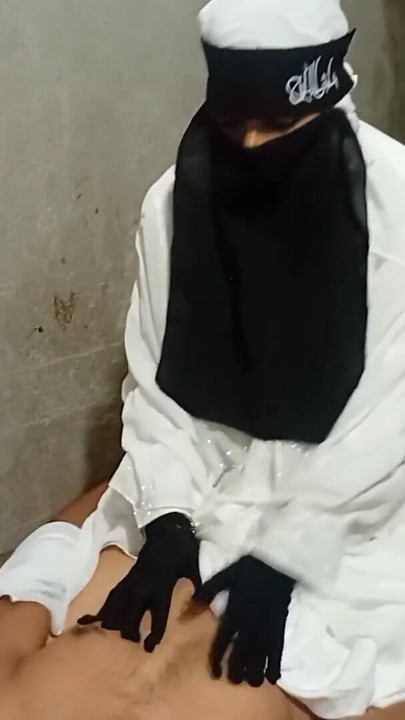 Spektakularan trenutak iz filma "Pakistanske muslimanke jahale su na neobrezanom kurcu"