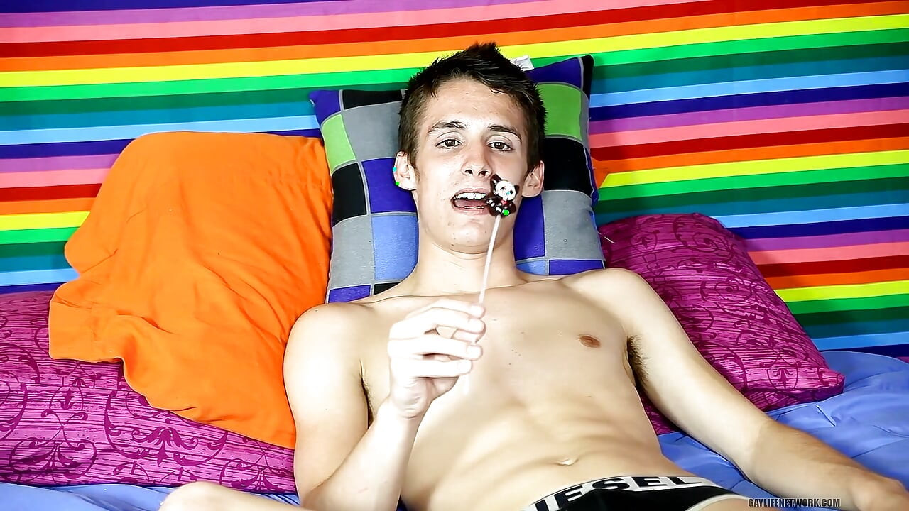 Adorable Twink Leo Page Gives Great Interview