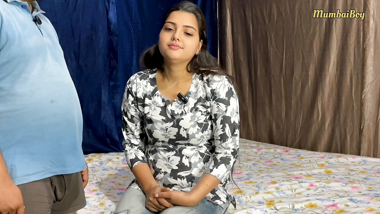 Bhartiy bs ne dgi stail men sekretri ki chudaee ki uski gand men viry