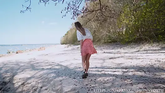 Beauty In Skirt Pissing Twice On The Public Beach, 4K