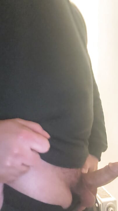 Quieres follarme también, pues ven y te haré la mañana preciosa, completamente excitada