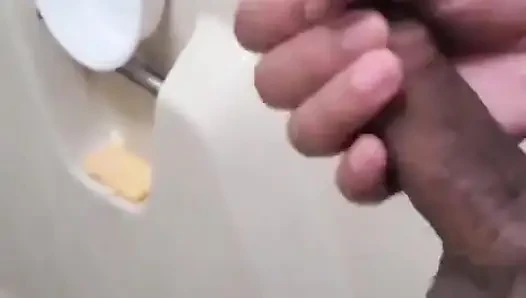 Browndicksavior duş alıyor ve fleshlight'ına boşalıyor