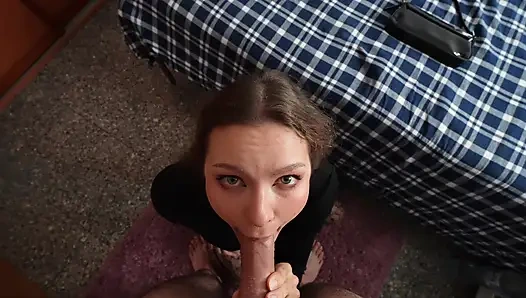 Üvey annem sessizliğim için teşekkür ediyor