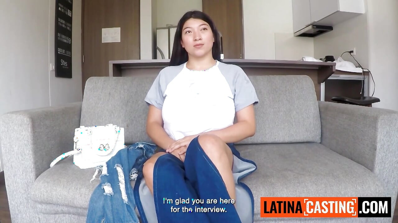 Aku tahu guru latina toket besar ini akan membuang pacarnya setelah aku mengeluarkan kontol besar Amerikaku