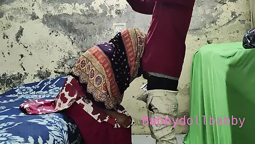 Старший шурин отшпилил киску своей младшей невестке, пообещав купить ей Лехенгу.