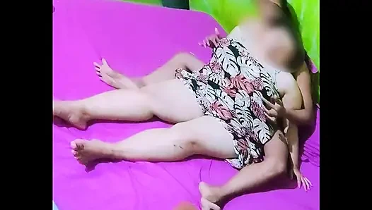 Ehefrau, die ihre Schwägerin begehrt