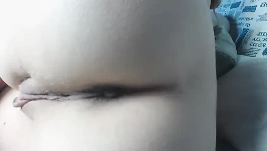 Моя большая задница соблазняет и трахает пальцами